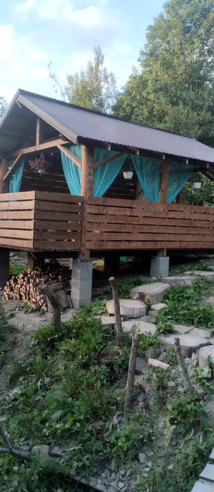 Gostynnyi Dvir U Marichky Hotel Lazeșciîna Exterior foto